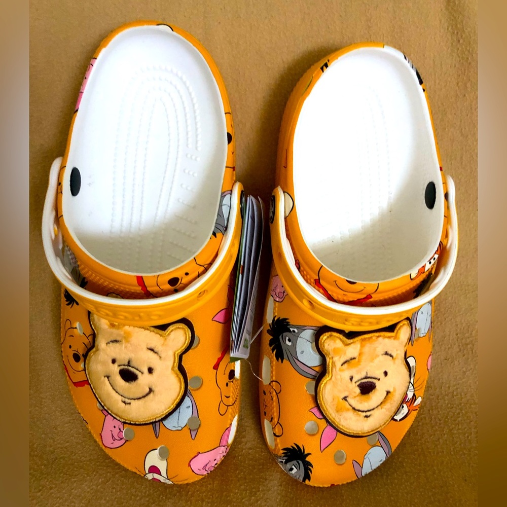 Crocs  Disney Winnie the Pooh Clogs | Size 8 | NWT